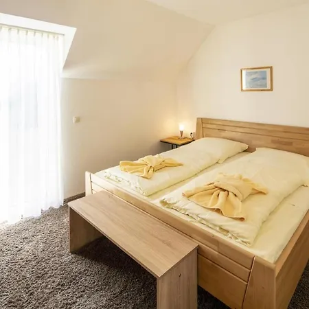 Seeblick Geniessen In Schoener Am Edersee *